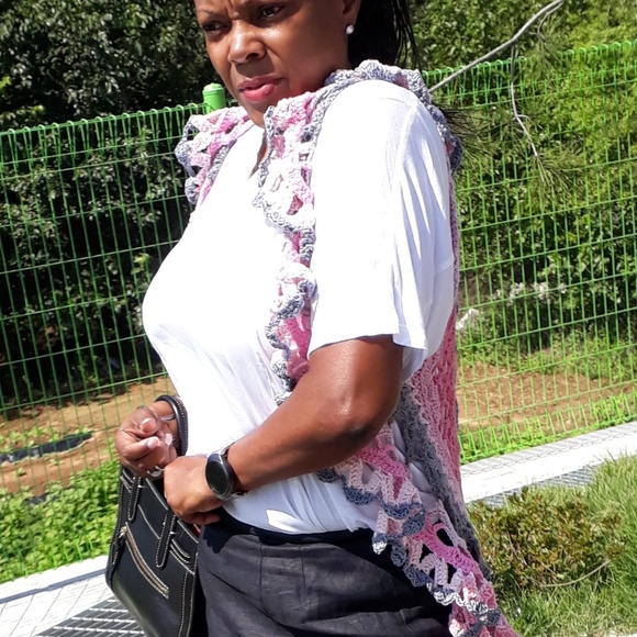 Ruffled crochet vest with intricate mandala design - Picture 3 of 4